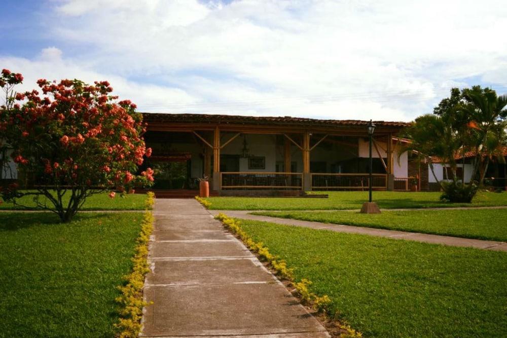 Hotel Campestre Montecarlo Montenegro Exterior photo